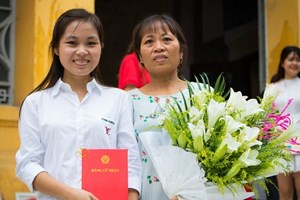 Thủ khoa tốt nghiệp ngành Toán học - Trịnh Thị Thúy Hồng: “May mắn vì được học thật, thi thật tại ĐH KHTN”