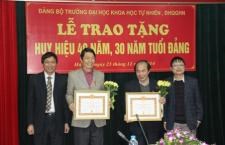 Lễ trao tặng Huy hiệu 40 năm, 30 năm tuổi Đảng năm 2014