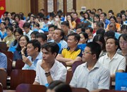 Gần 300 thầy cô đến từ 75 Trường THPT Chuyên, THPT Năng khiếu của 26 tỉnh thành trên khắp cả ...
