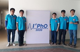 Học sinh trường THPT Chuyên KHTN giành 3 giải bạc Olympic Vật lý quốc tế