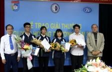 Khoa Vật lý trao Giải thưởng Nguyễn Hoàng Phương năm 2019