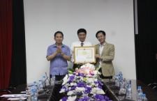 Trường Đại học Khoa học Tự nhiên, ĐHQGHN vinh dự đón nhận bằng khen của Bộ Công an